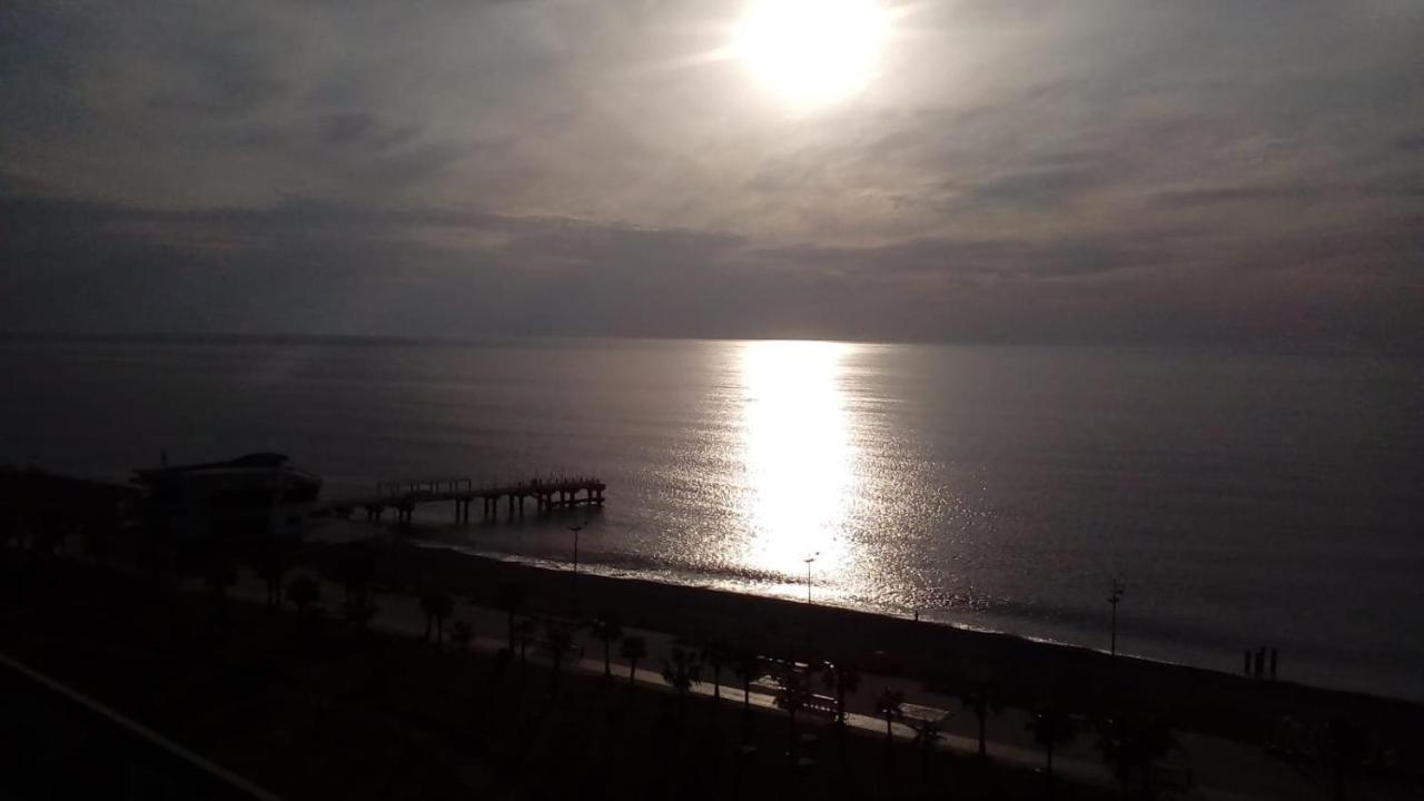 Batumi Beach Tower Luaran gambar